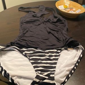 Ralf Lauren good gentle used size 10 2 pice really cute.